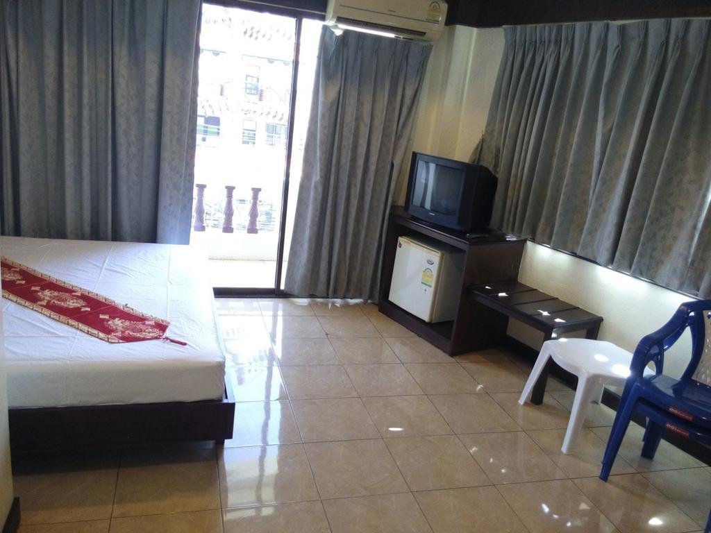 Hotel Sea Princess Patong Bagian luar foto