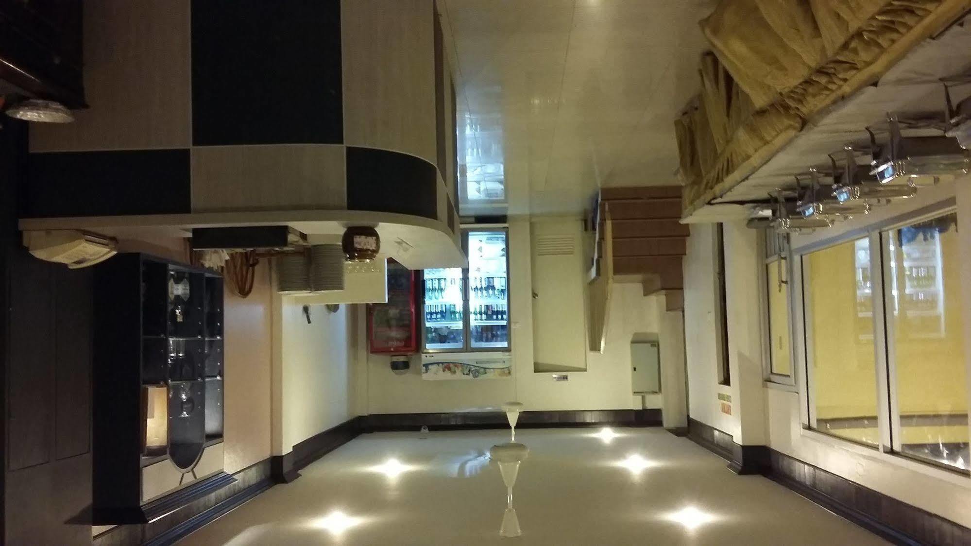 Hotel Sea Princess Patong Bagian luar foto